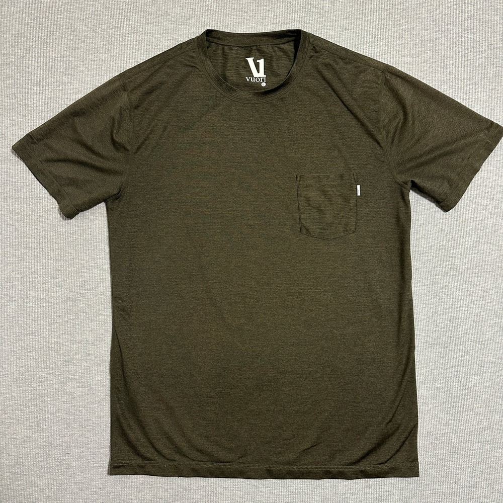 Vuori Mens Tuvalu Pocket Tee Dark Oregano Heather V109 Size L Short Sleeve Shirt